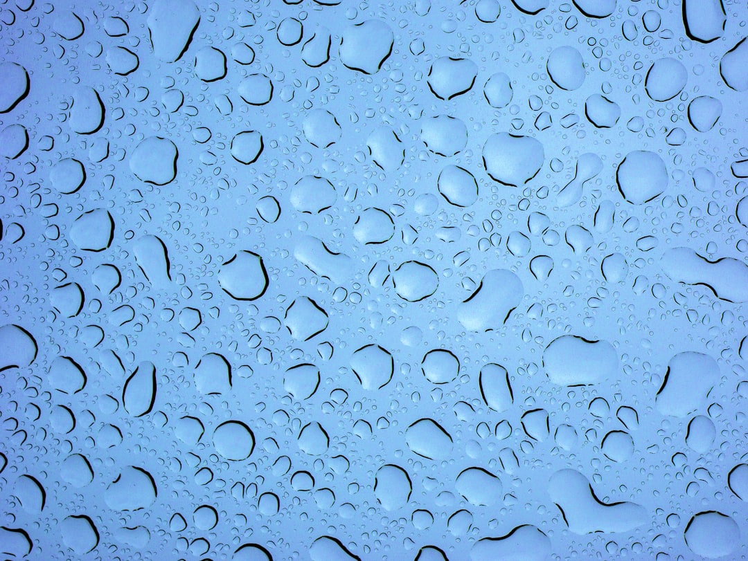 Meteorology Wave wallpaper pattern — base photo: Raindrops on the glass ceiling of a car, photo 6