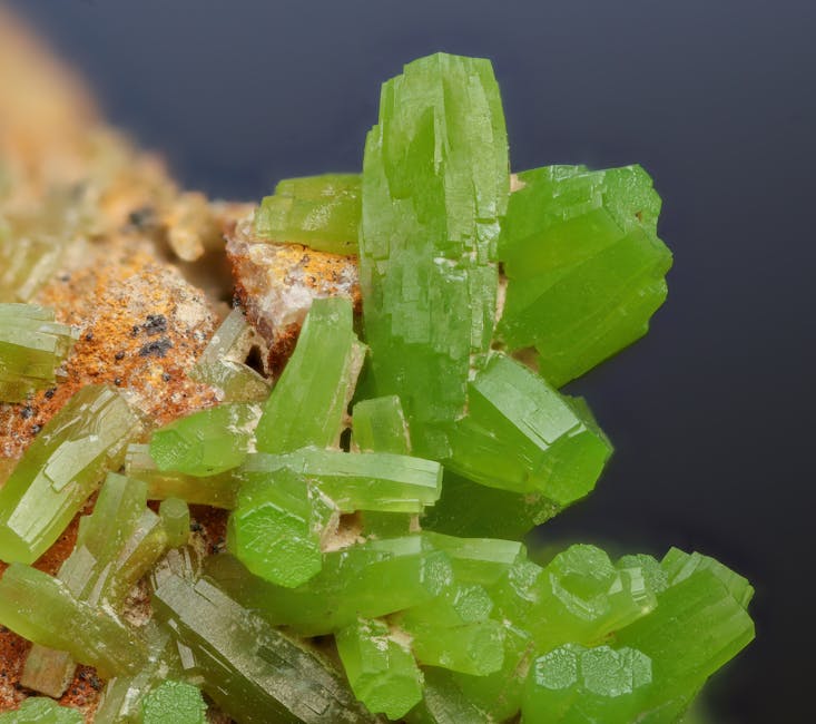 Chemistry Diamond wallpaper pattern — base photo: Detailed view of bright green pyromorphite crystals showcasing intricate formations.