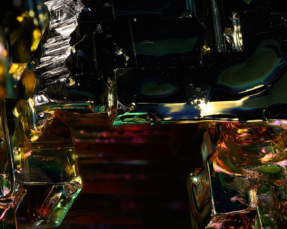 Mineralogy Hexagon wallpaper pattern — base photo: File:Bismuth macro detail.jpg