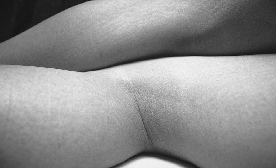 Seamless mirror wallpaper pattern — Cartography by wallpaper⁶ — base photo: Close-up black and white photograph of human skin texture focusing on body contours.