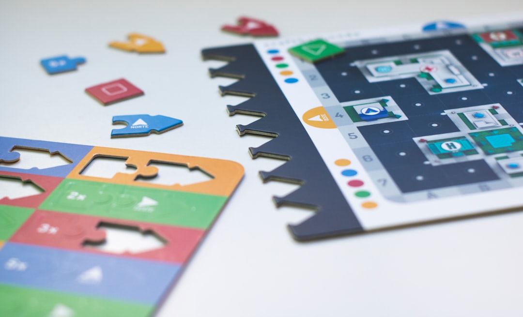 Algorithms Rotation wallpaper pattern — base photo: Craftbox Code: A visual programming game for kids.