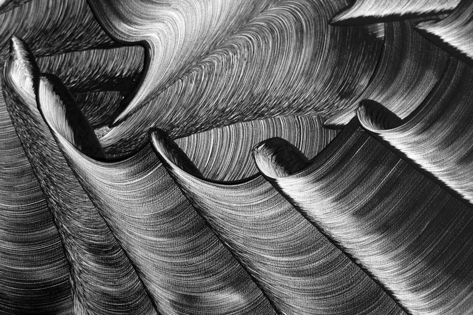 Fractals Kaleidoscope wallpaper pattern — base photo: Monochrome abstract design showcasing intricate patterns and textures.