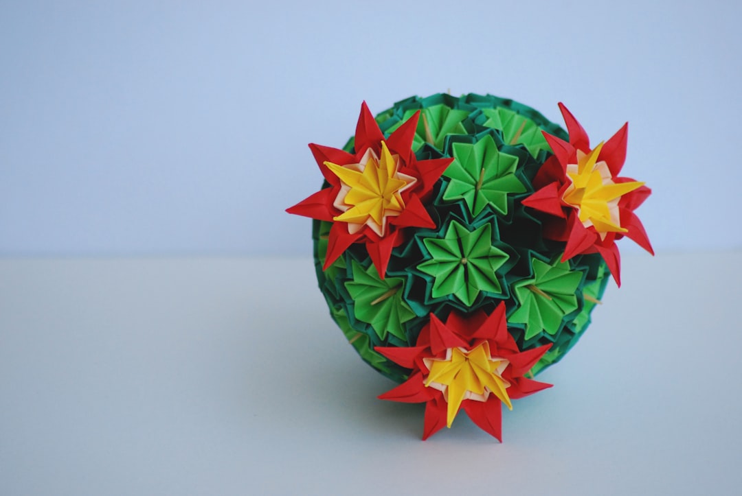 Seamless diamond wallpaper pattern — Origami by wallpaper⁶ — base photo: Origami venus kusudama cactus