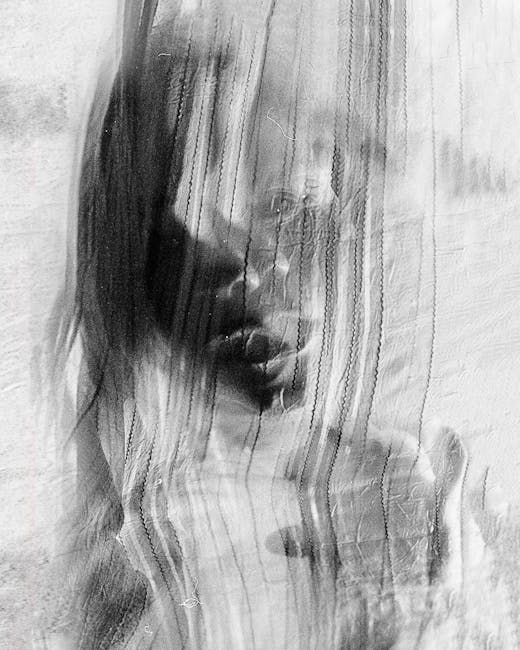 Seamless mirror wallpaper pattern — Glitch by wallpaper⁶ — base photo: Monochrome abstract portrait with ghostly elements, creating a haunting effect.