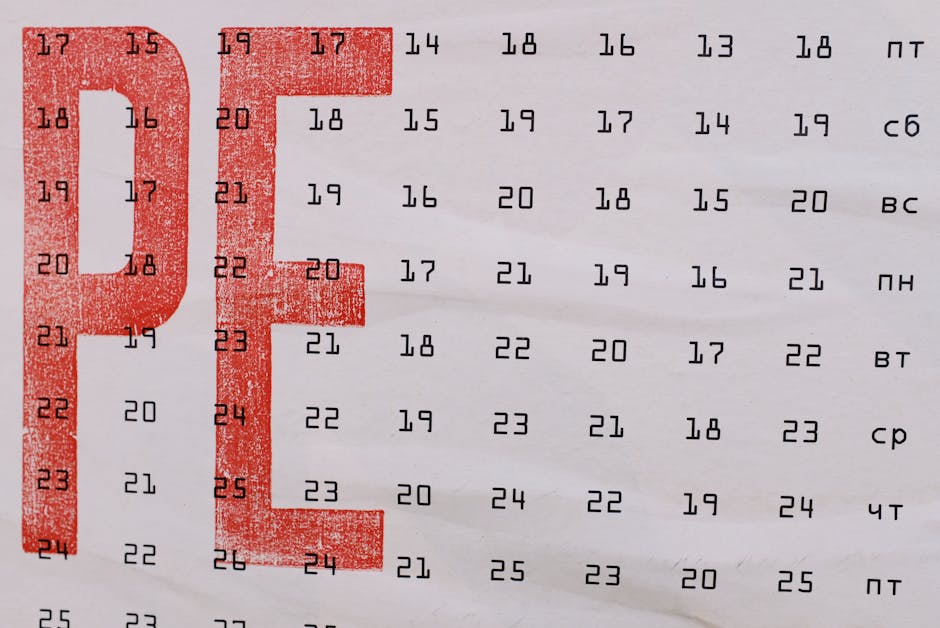 Cryptography Vertical Strip wallpaper pattern — base photo: Weekdays in Russian language and dates shown on page of calendar with two drawn big red letters