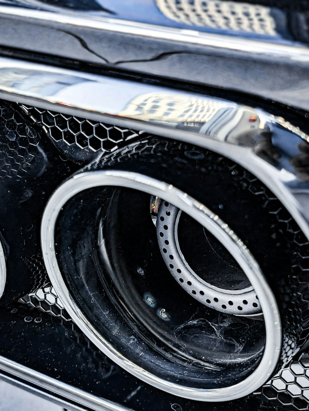 Fractals Rotation wallpaper pattern — base photo: Sports Car Muffler