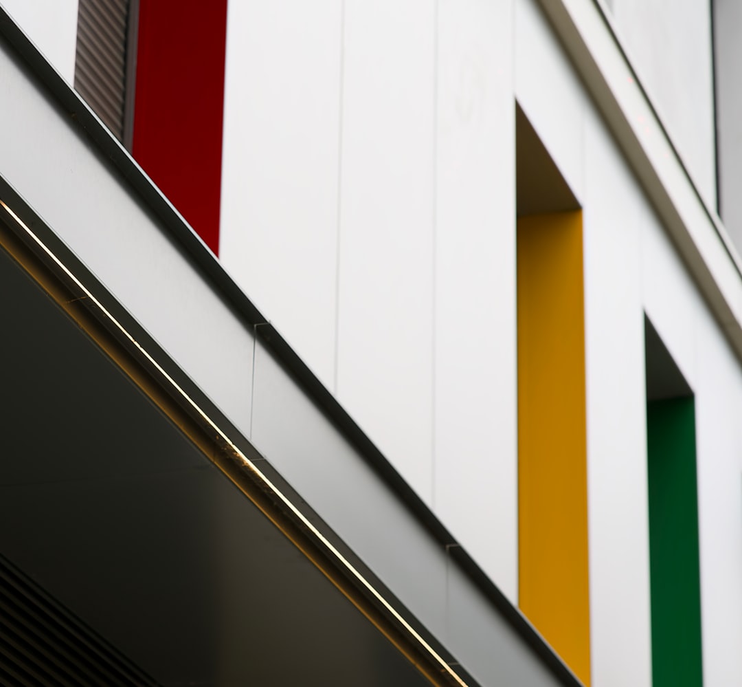 wallpaper⁶ — seamless mirror4 pattern from bauhaus — base photo: Base photograph selected from the Bauhaus collection for the search "Bauhaus".