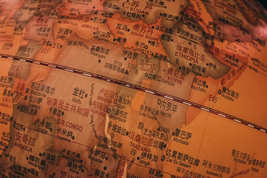 Seamless mirror wallpaper pattern — Cartography by wallpaper⁶ — base photo: This photo was taken in a huge department store in Beijing China.