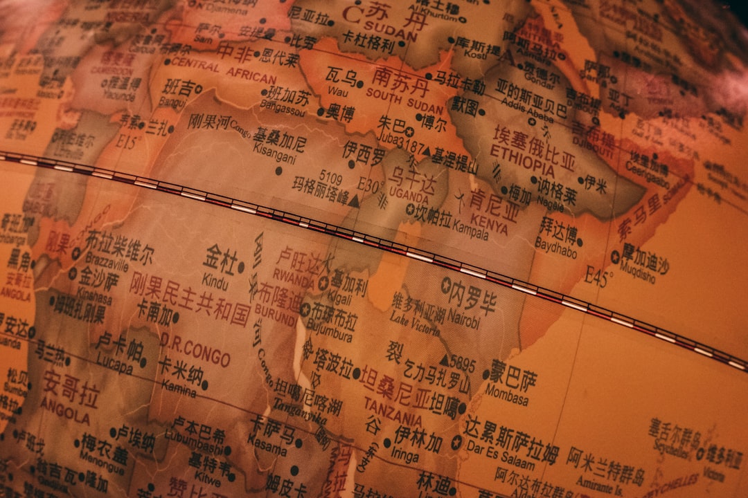 Seamless mirror wallpaper pattern — Cartography by wallpaper⁶ — base photo: This photo was taken in a huge department store in Beijing China.