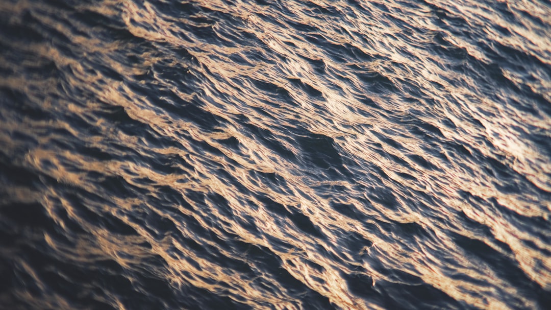 Fractals Pinwheel wallpaper pattern — base photo: It’s water.