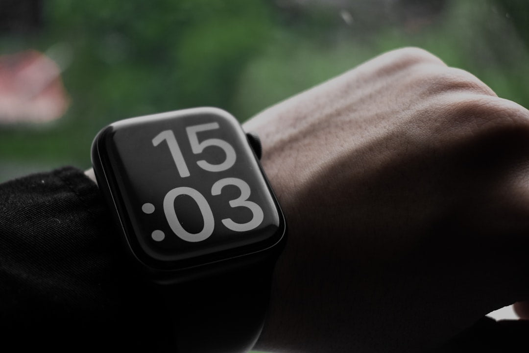 Statistics Mirror wallpaper pattern — base photo: Apple Watch series 6