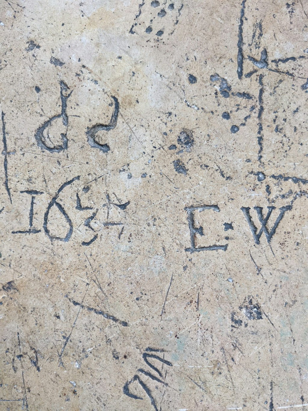 Seamless hex wallpaper pattern — Calligraphy by wallpaper⁶ — base photo: Ancient graffiti on a tomb
