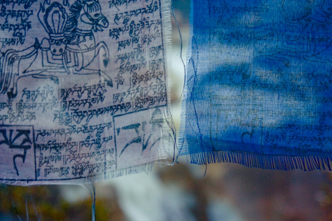 Seamless hex wallpaper pattern — Calligraphy by wallpaper⁶ — base photo: Travel around in India first time photo impressions