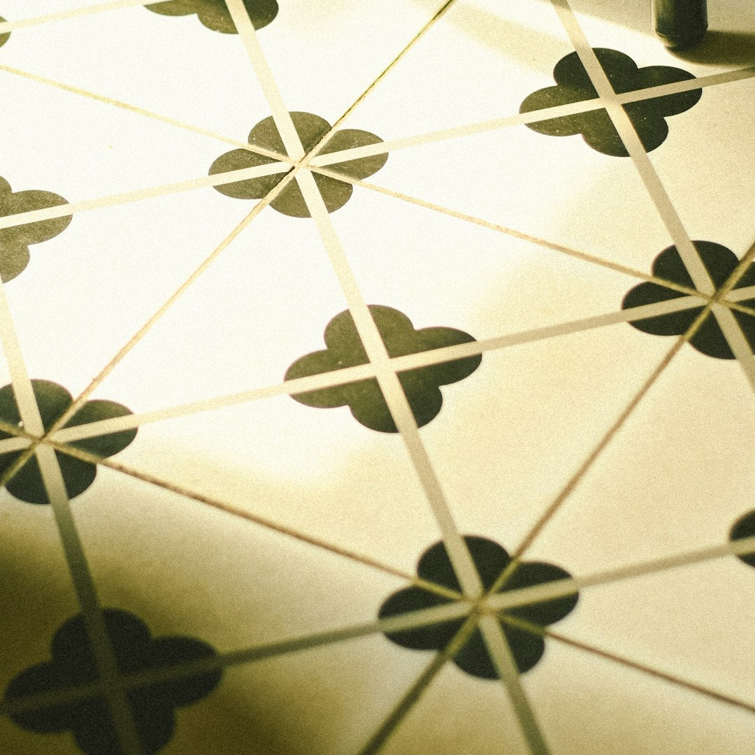 wallpaper⁶ — seamless diamond pattern from bauhaus — base photo: Base photograph selected from the Bauhaus collection for the search "Bauhaus".