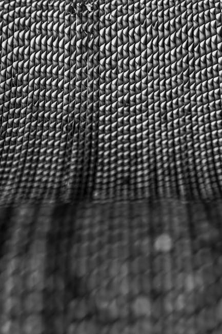 Seamless hex wallpaper pattern — Geometry by wallpaper⁶ — base photo: Close-up of a monochrome textured surface creating an abstract pattern.